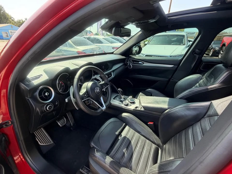 2017 Alfa Romeo Stelvio - Image 7 of 8