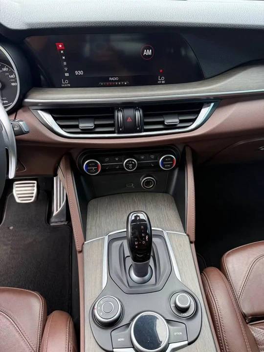 2017 Alfa Romeo Stelvio - Image 11 of 12