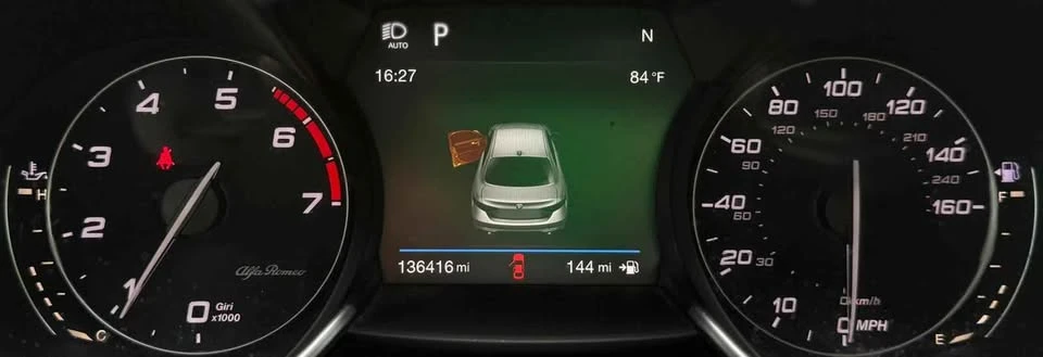 2017 Alfa Romeo - Image 13 of 14