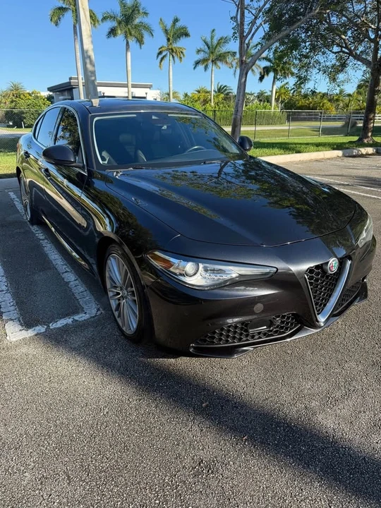 2017 Alfa Romeo Giulia - Image 18 of 20