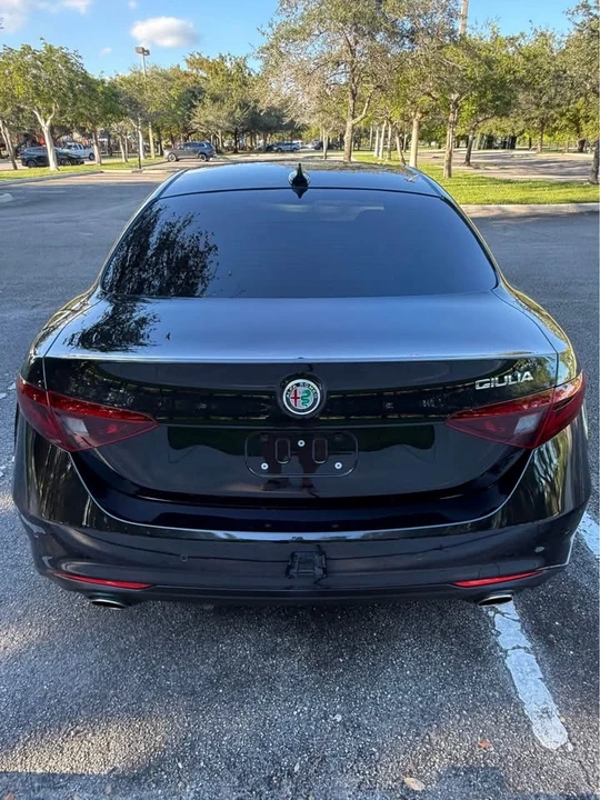 2017 Alfa Romeo Giulia - Image 4 of 20