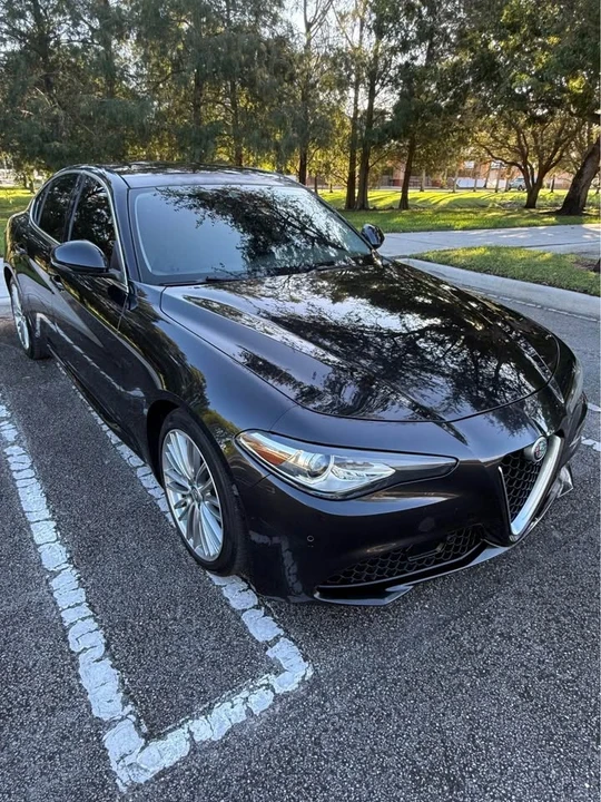 2017 Alfa Romeo Giulia - Image 2 of 20