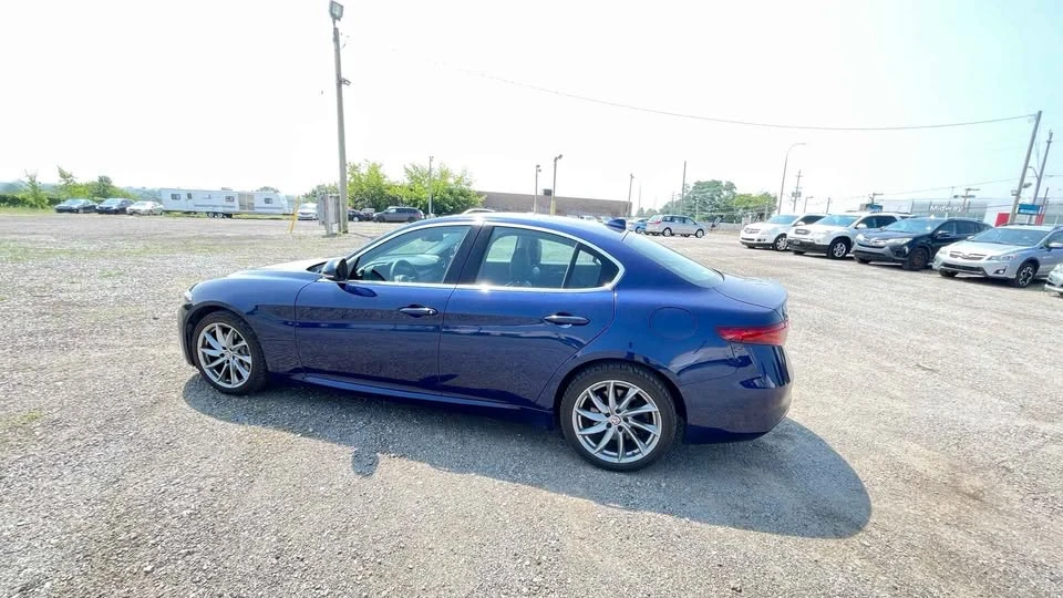 2017 Alfa Romeo Giulia - Image 8 of 11