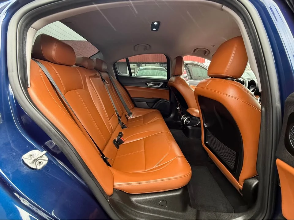 2017 Alfa Romeo Giulia - Image 15 of 18