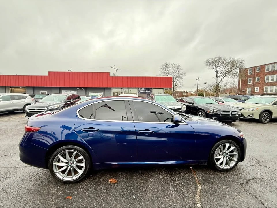 2017 Alfa Romeo Giulia - Image 4 of 18