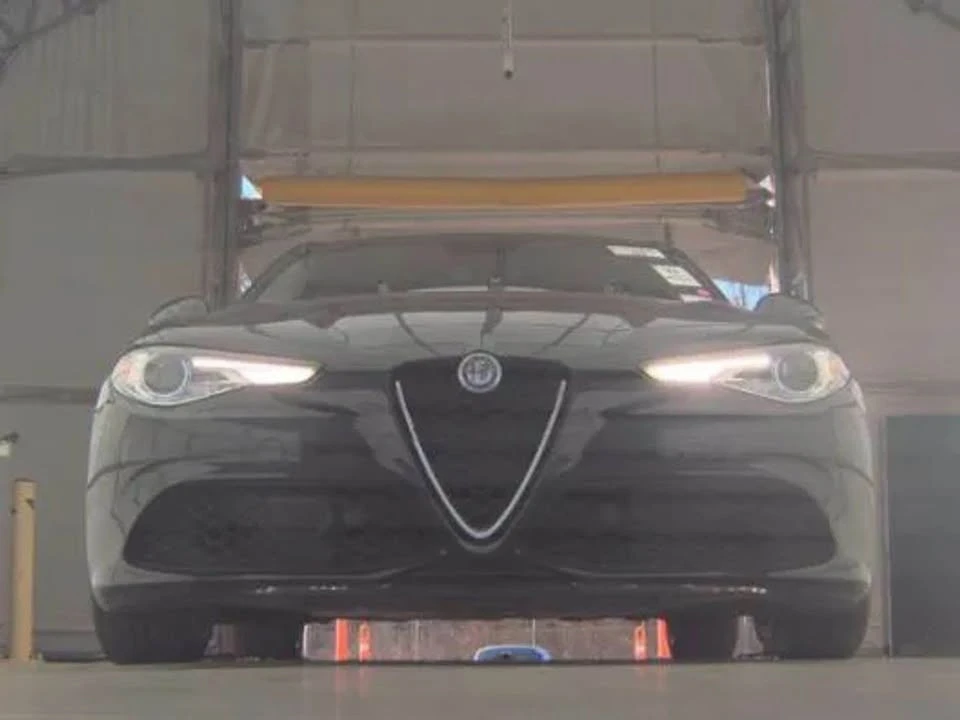 2017 Alfa Romeo Giulia - Image 3 of 11