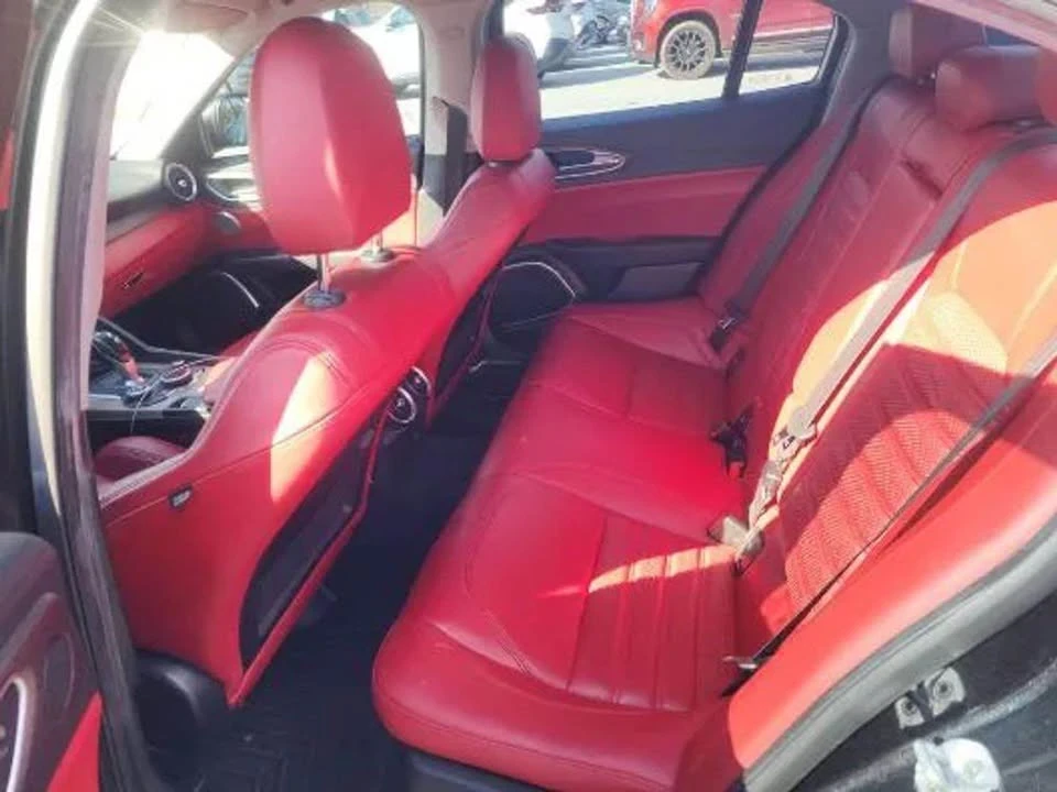 2017 Alfa Romeo Giulia - Image 11 of 11