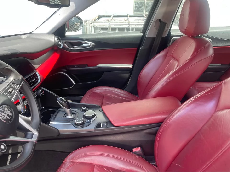 2017 Alfa Romeo Giulia - Image 4 of 6