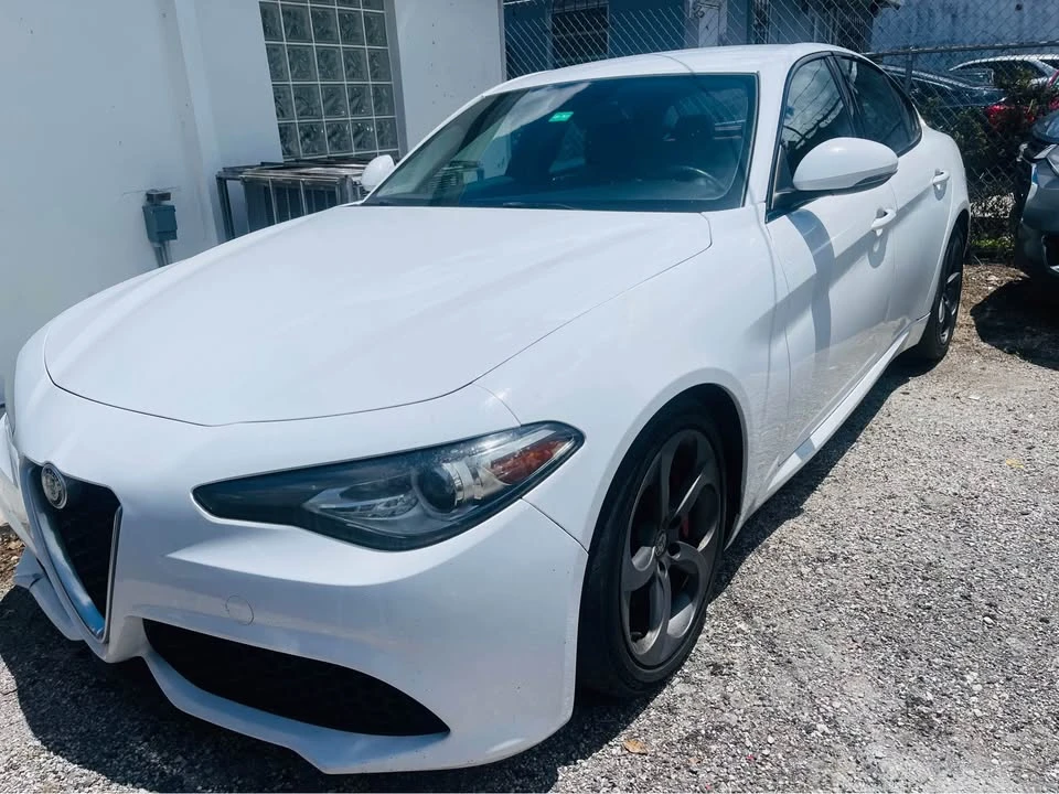 2017 Alfa Romeo Giulia - Image 2 of 6