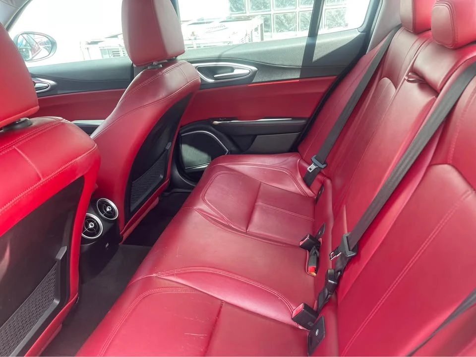 2017 Alfa Romeo Giulia - Image 6 of 6