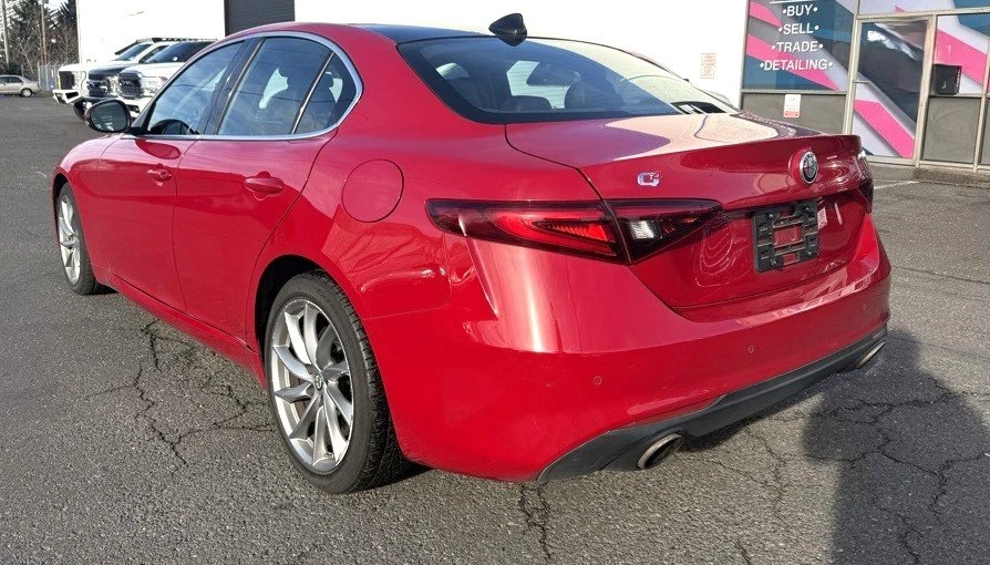 2017 Alfa Romeo Giulia - Image 8 of 11