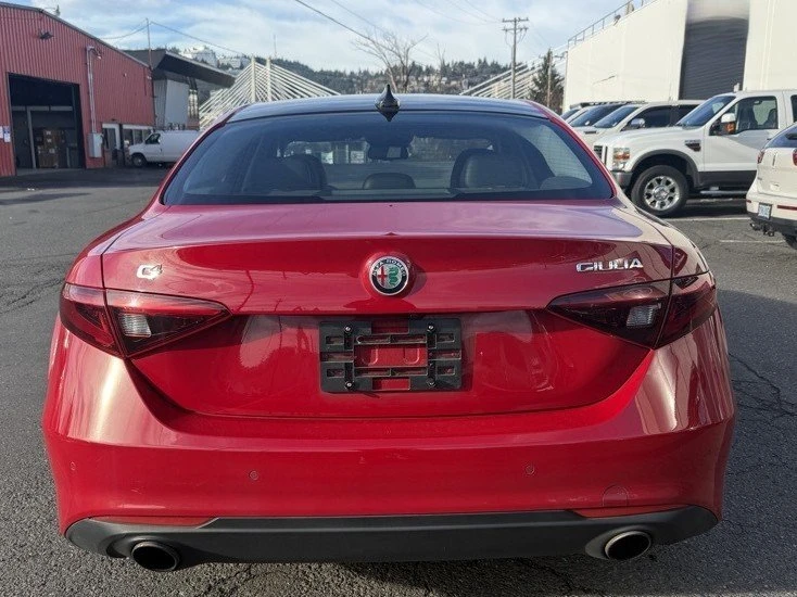 2017 Alfa Romeo Giulia - Image 7 of 11