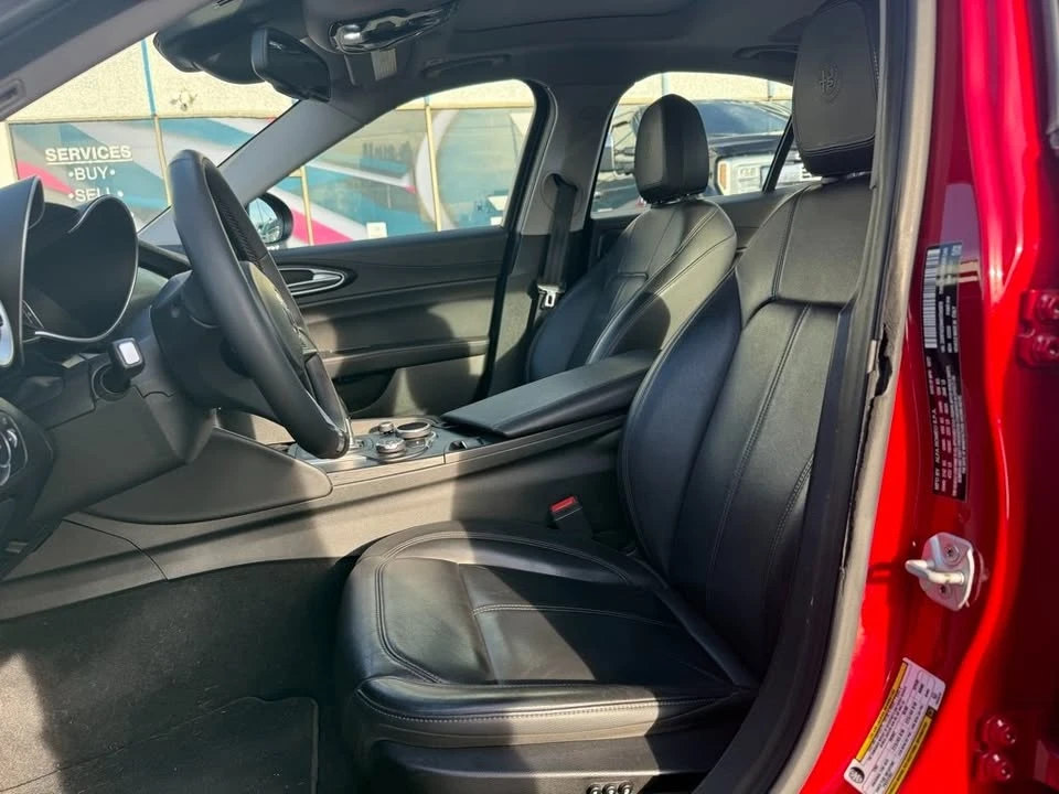 2017 Alfa Romeo Giulia - Image 11 of 11