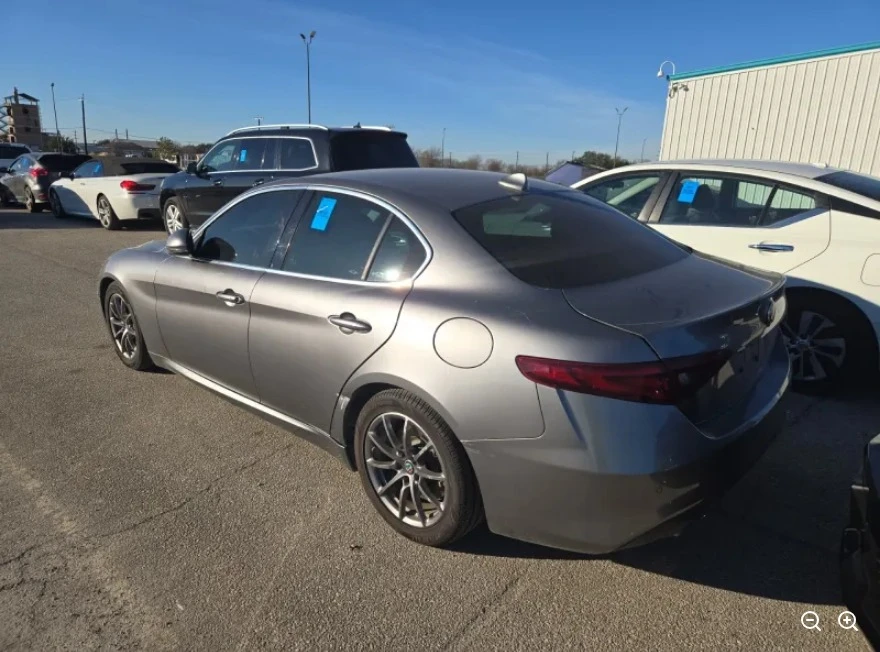 2017 Alfa Romeo Giulia - Image 4 of 7