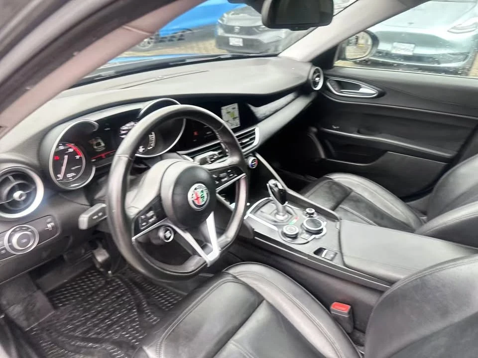 2017 Alfa Romeo Giulia - Image 10 of 19