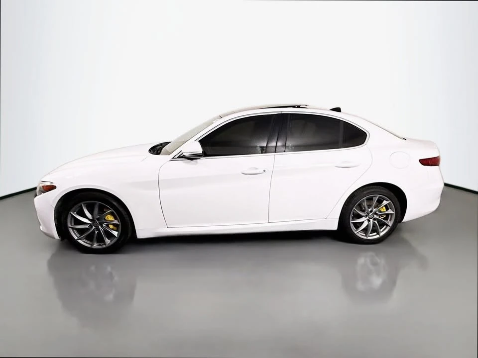 2017 Alfa Romeo Giulia - Image 4 of 20