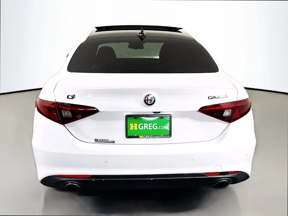 2017 Alfa Romeo Giulia - Image 6 of 20