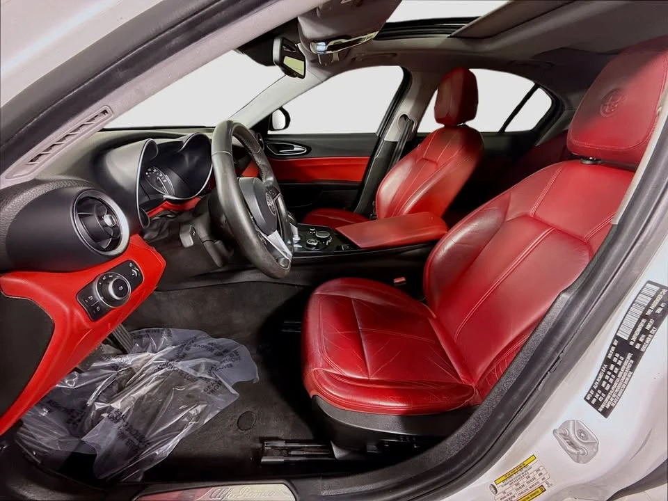 2017 Alfa Romeo Giulia - Image 18 of 20