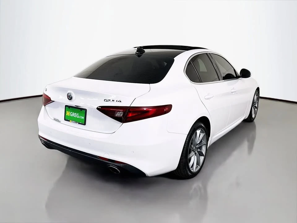2017 Alfa Romeo Giulia - Image 7 of 20