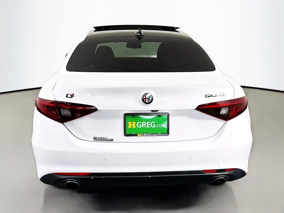 2017 Alfa Romeo Giulia - Image 6 of 6