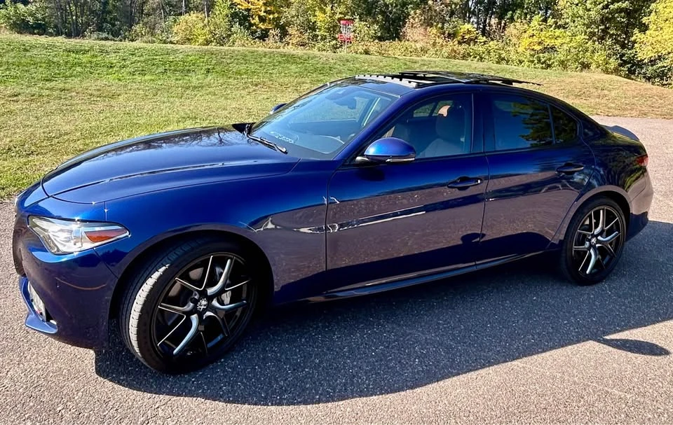2017 Alfa Romeo Giulia - Image 9 of 11