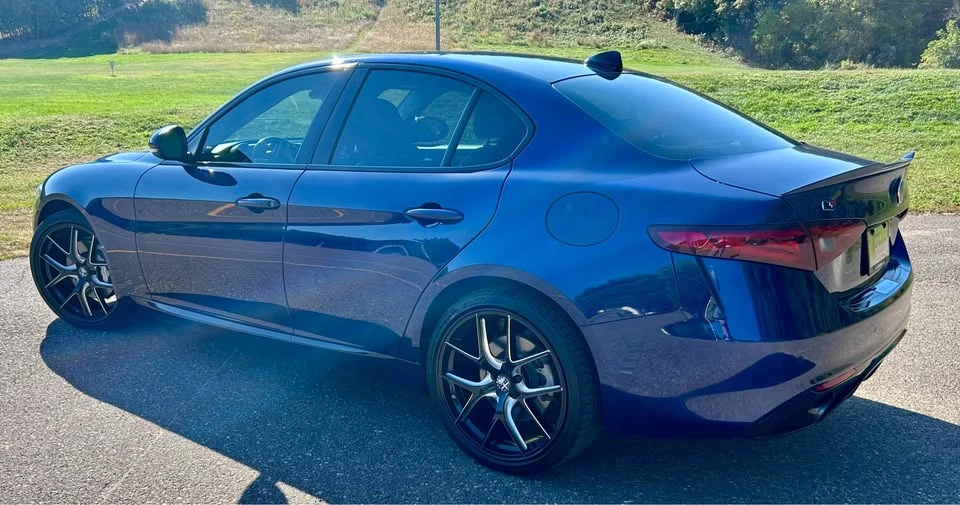 2017 Alfa Romeo Giulia - Image 6 of 11
