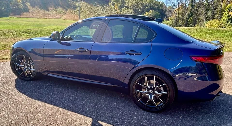 2017 Alfa Romeo Giulia - Image 10 of 11