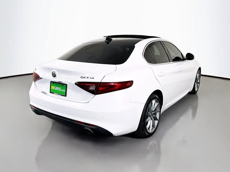 2017 Alfa Romeo Giulia - Image 7 of 20