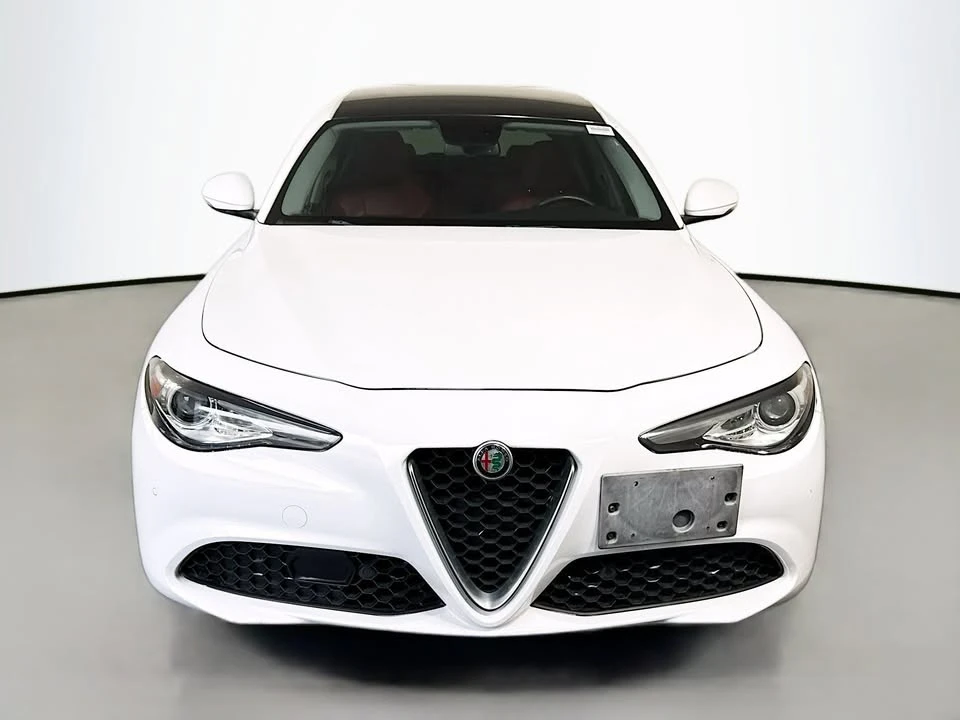 2017 Alfa Romeo Giulia - Image 2 of 20