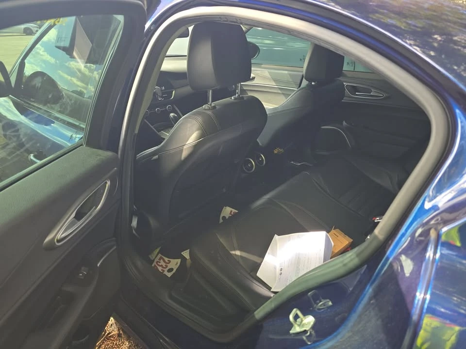 2017 Alfa Romeo Giulia - Image 11 of 13