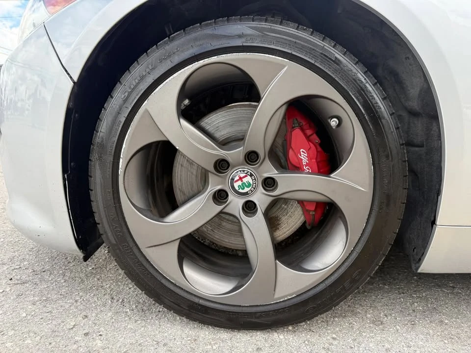 2017 Alfa Romeo Giulia - Image 10 of 10