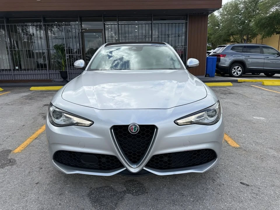 2017 Alfa Romeo Giulia - Image 2 of 10