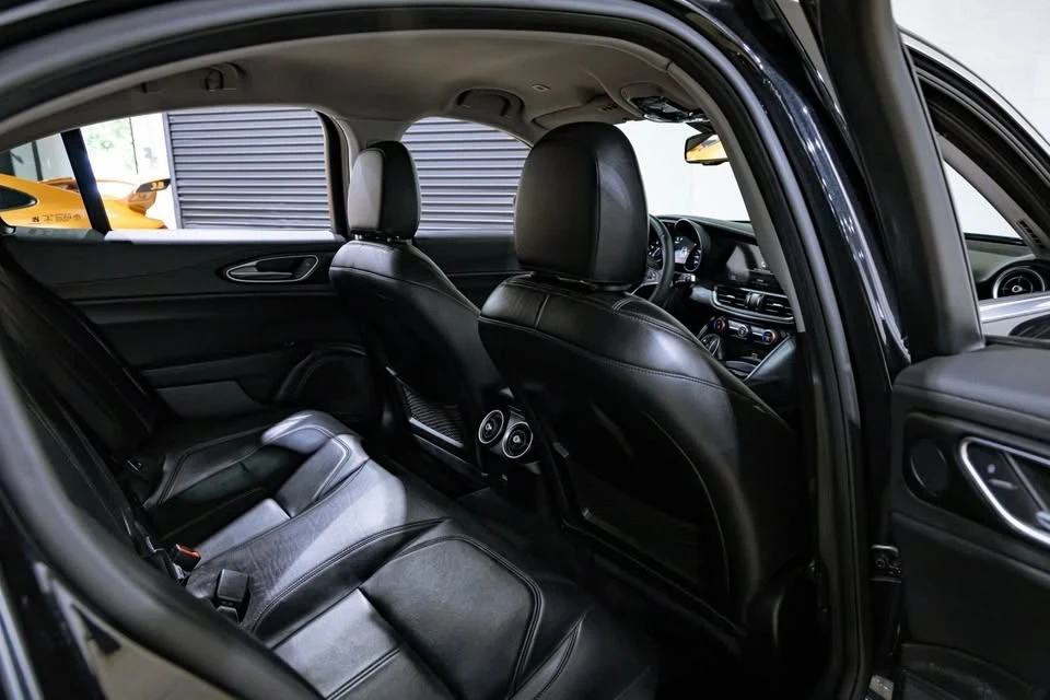 2017 Alfa Romeo Giulia - Image 13 of 14