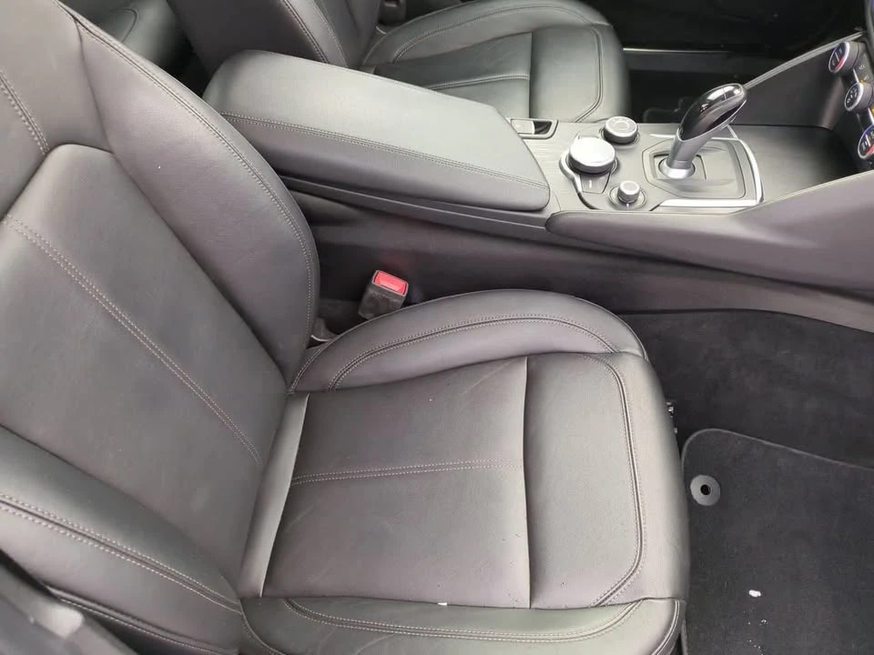 2017 Alfa Romeo Giulia - Image 13 of 20