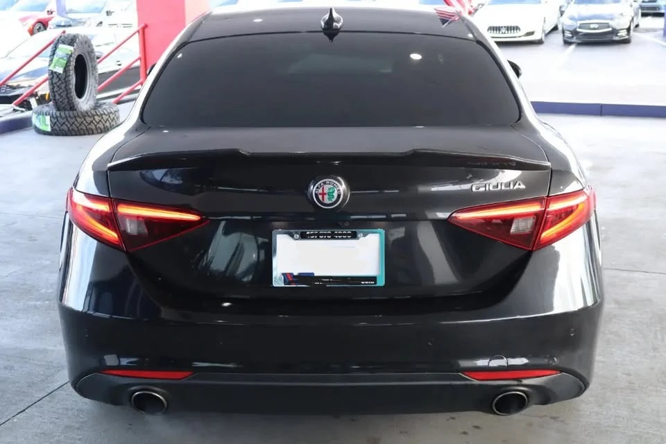 2017 Alfa Romeo Giulia - Image 18 of 20