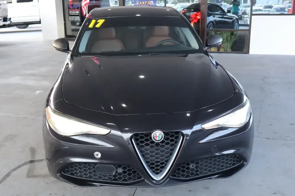 2017 Alfa Romeo Giulia - Image 5 of 20