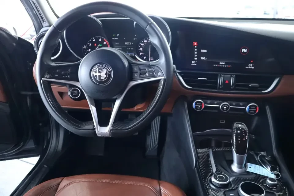 2017 Alfa Romeo Giulia - Image 9 of 20