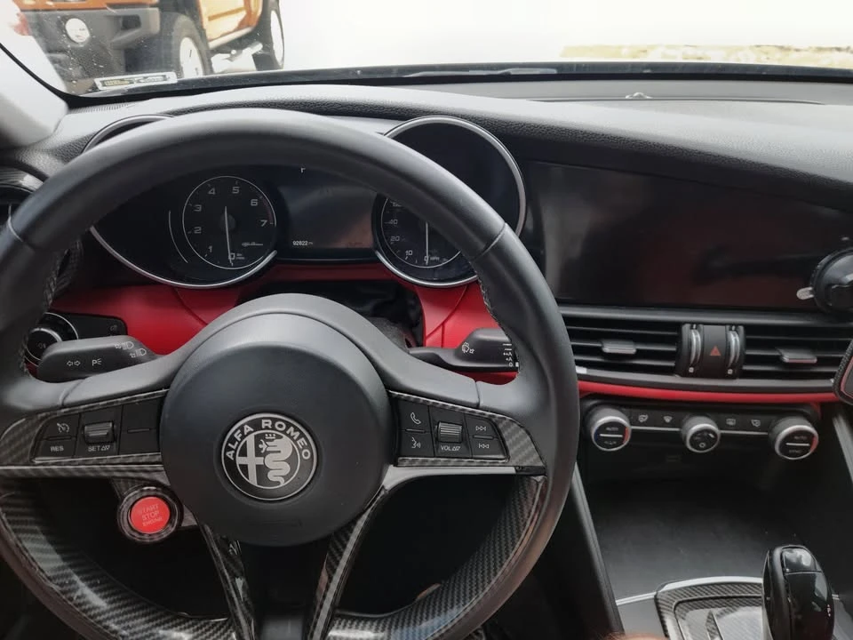 2017 Alfa Romeo Giulia - Image 3 of 8