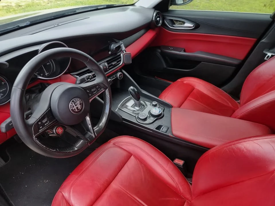 2017 Alfa Romeo Giulia - Image 4 of 8