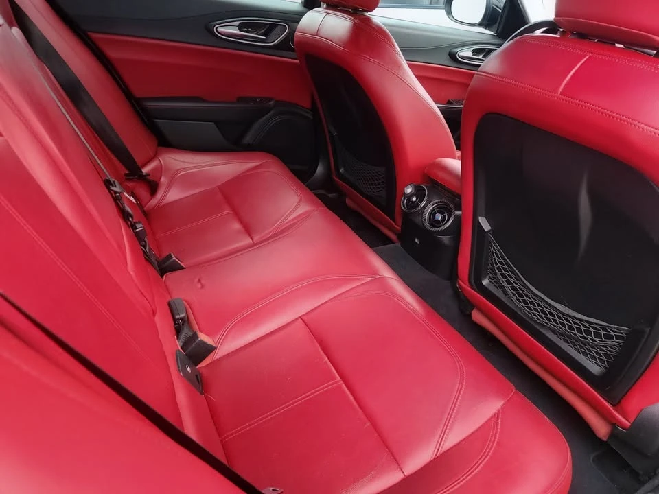 2017 Alfa Romeo Giulia - Image 7 of 8
