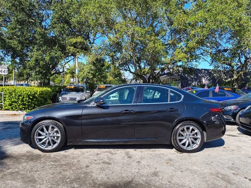 2017 Alfa Romeo Giulia - Image 2 of 20