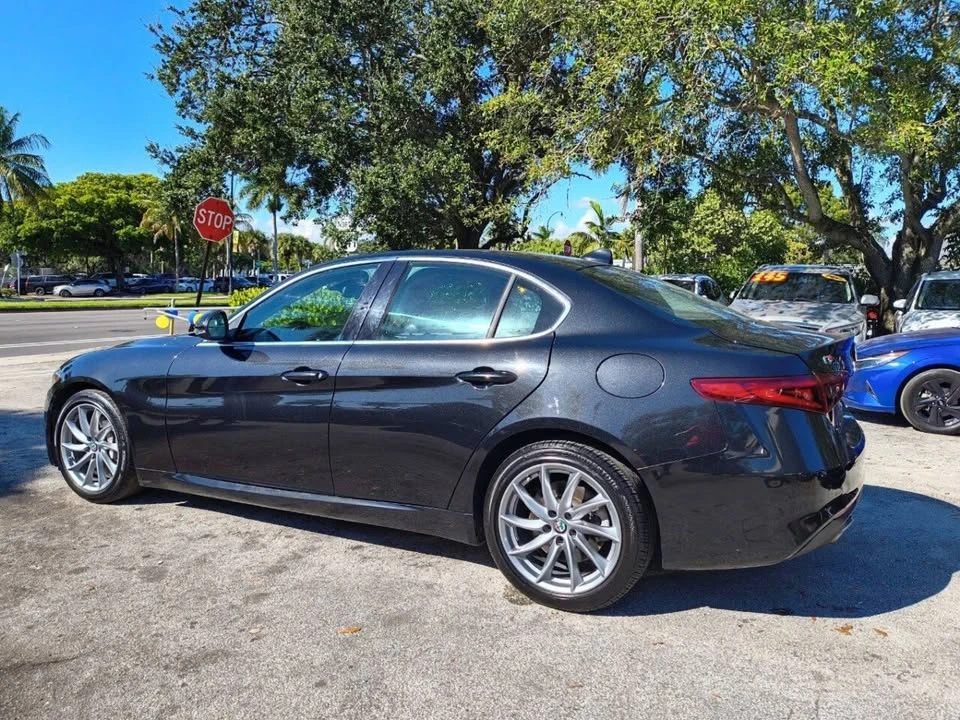 2017 Alfa Romeo Giulia - Image 3 of 20