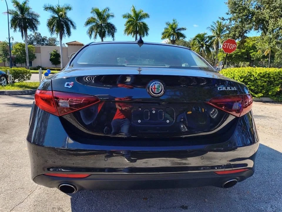 2017 Alfa Romeo Giulia - Image 5 of 20