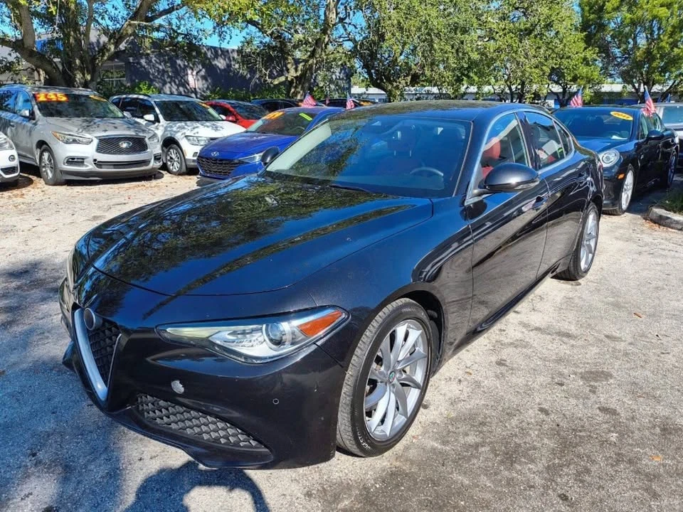 2017 Alfa Romeo Giulia - Image 13 of 20