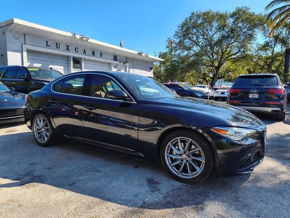 2017 Alfa Romeo Giulia - Image 9 of 20