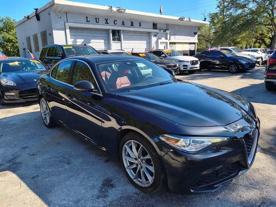 2017 Alfa Romeo Giulia - Image 15 of 20