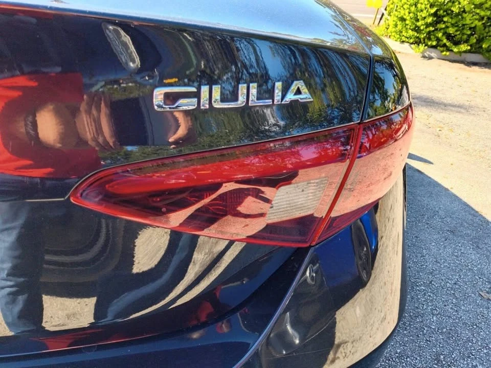 2017 Alfa Romeo Giulia - Image 19 of 20