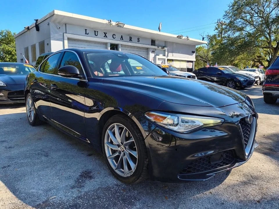 2017 Alfa Romeo Giulia - Image 11 of 20