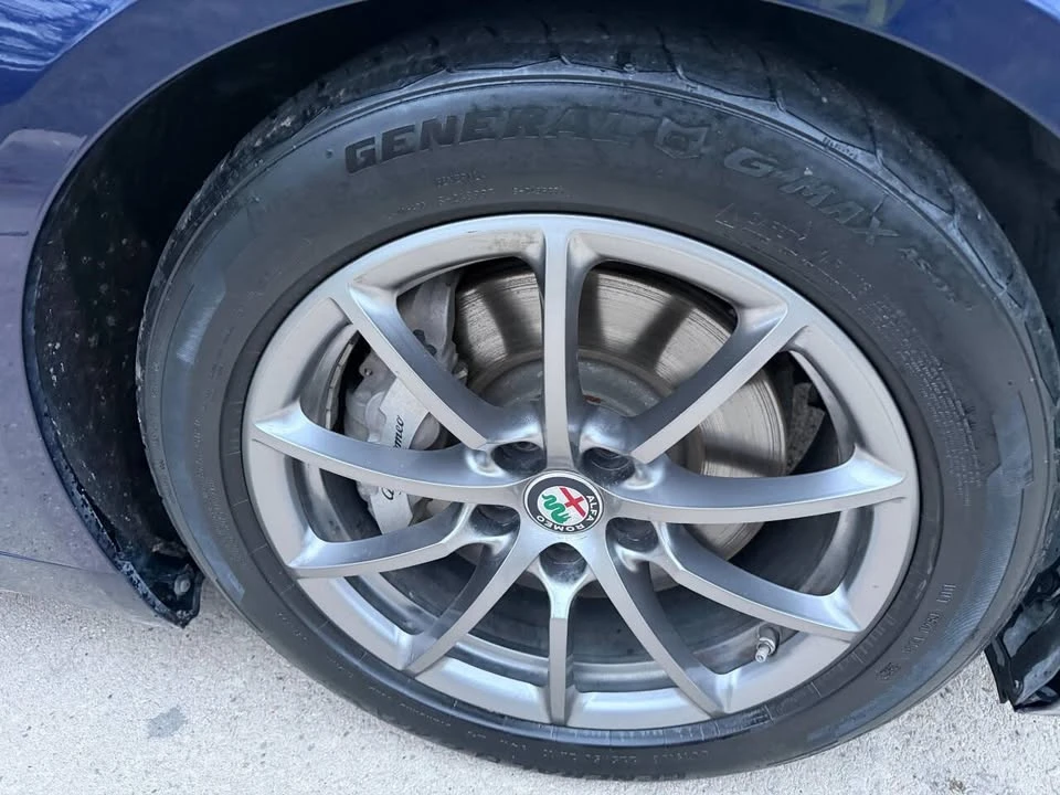 2017 Alfa Romeo Giulia - Image 8 of 14