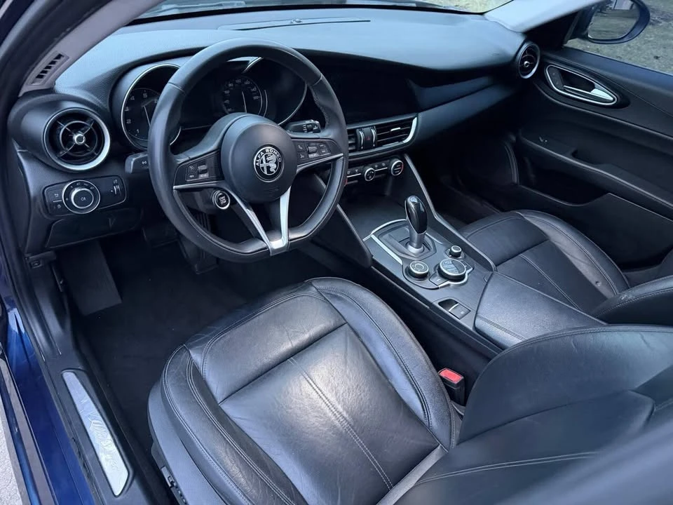 2017 Alfa Romeo Giulia - Image 12 of 14